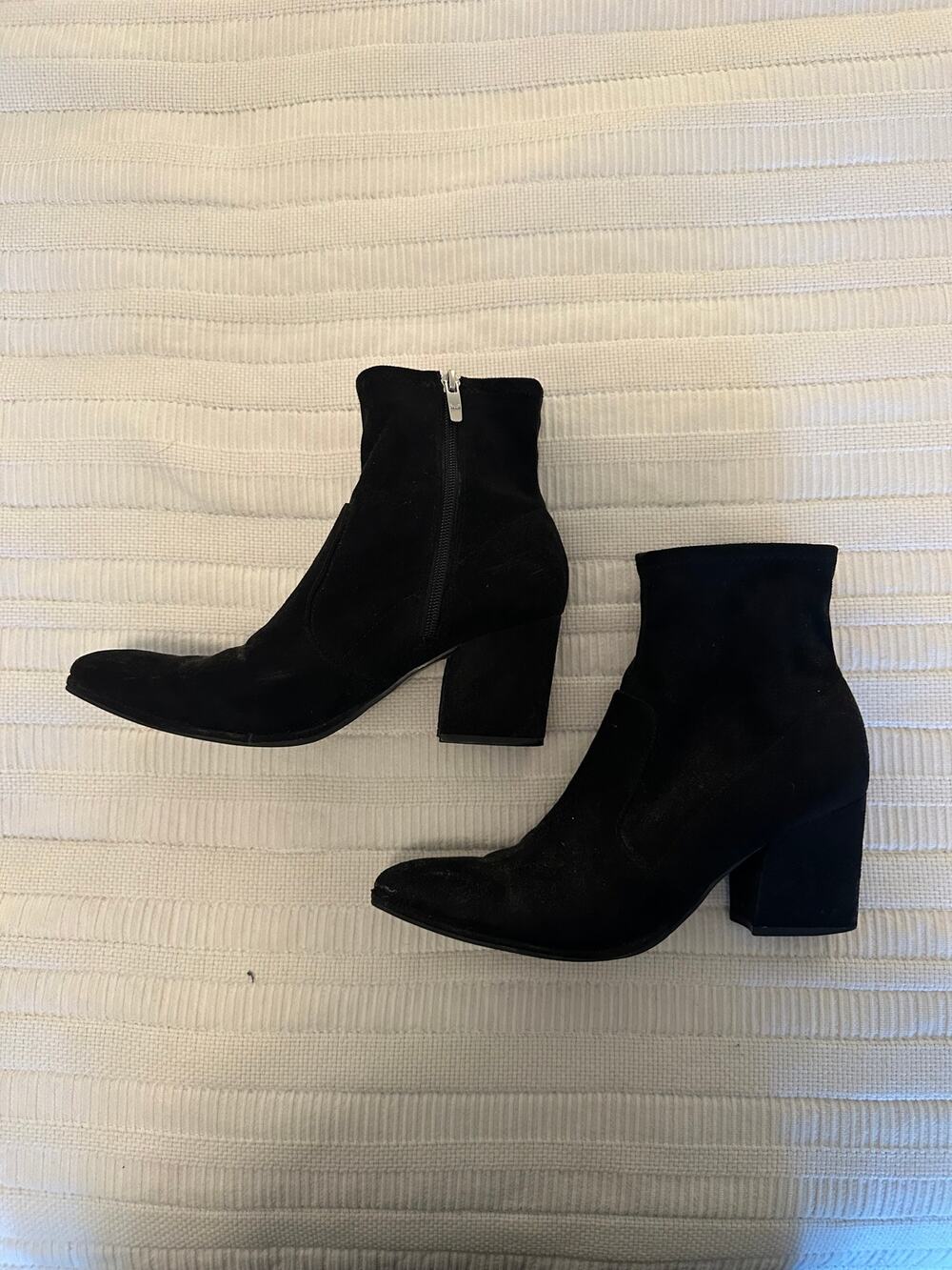 Marc Fisher 9.5 Heeled Booties